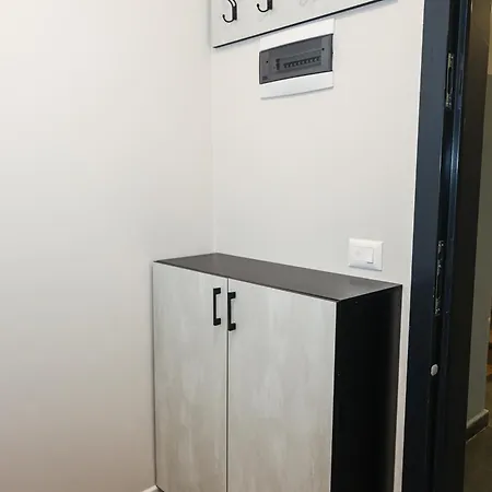 Διαμέρισμα Miku Apartment-cozy 1bd At Komuna E Parisit