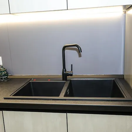 Miku Apartment-cozy 1bd At Komuna E Parisit * Τίρανα