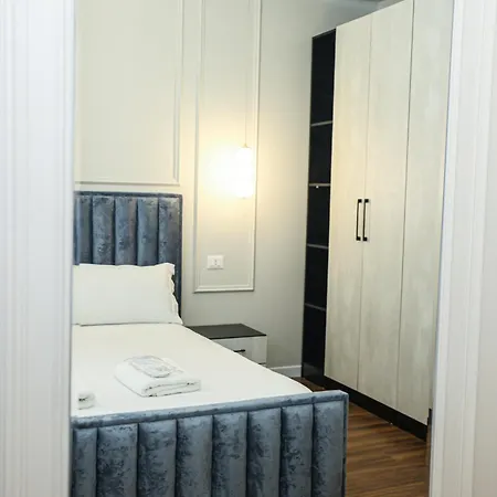 Miku Apartment-cozy 1bd At Komuna E Parisit Τίρανα
