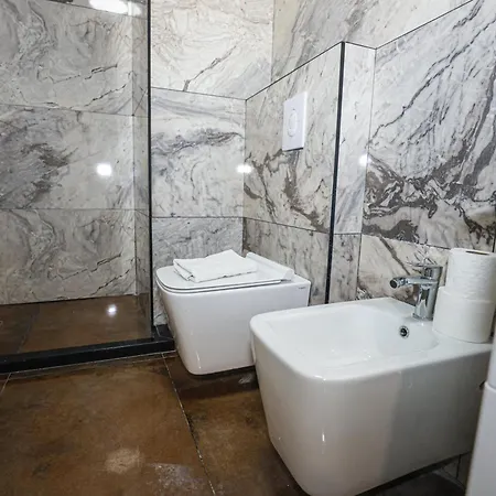 Miku Apartment-cozy 1bd At Komuna E Parisit Τίρανα