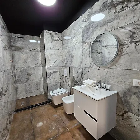 Miku Apartment-cozy 1bd At Komuna E Parisit Τίρανα